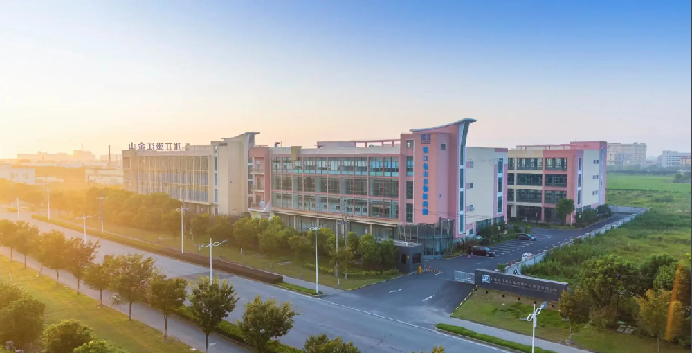 小草小区二区三在线