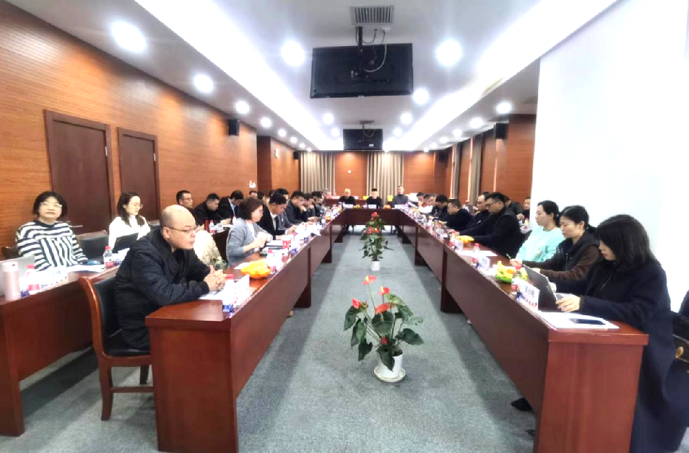 小草小区二区三在线