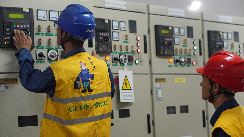 小草小区二区三在线