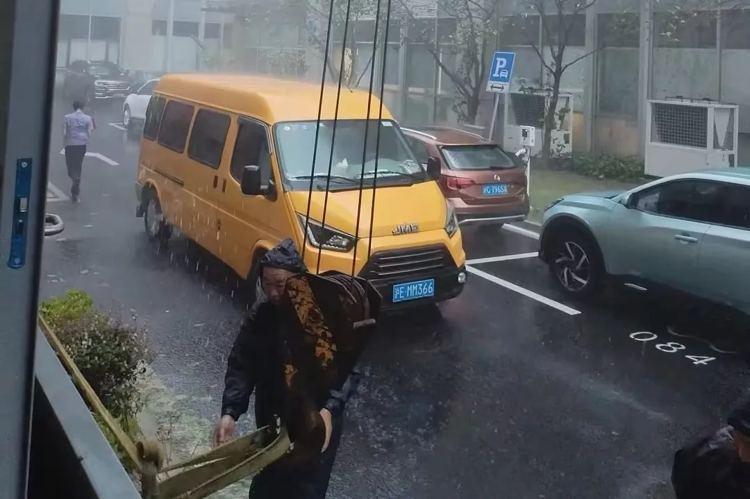 1728350787153378.png image.png