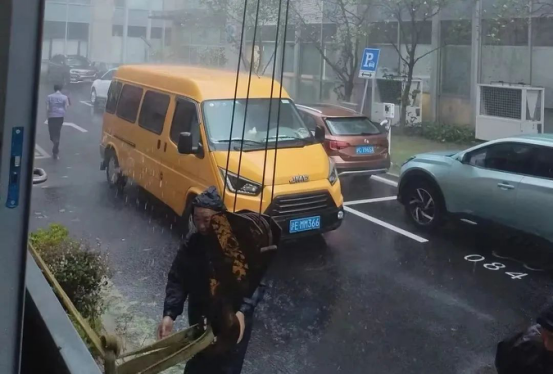 1738749621167293.png image.png