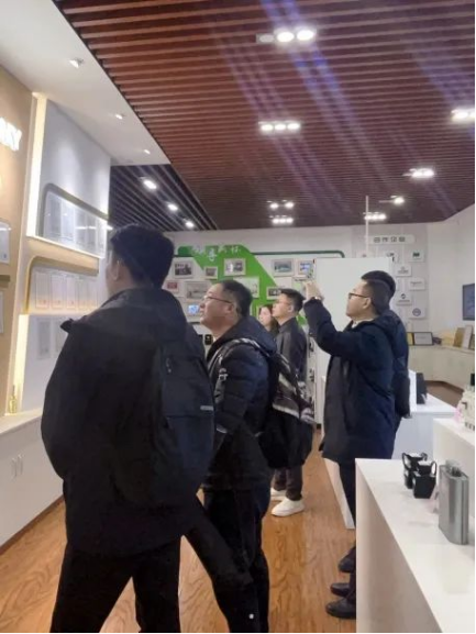 1740361871341405.png image.png