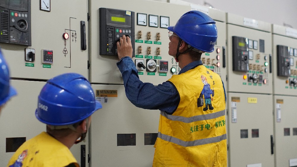 小草小区二区三在线